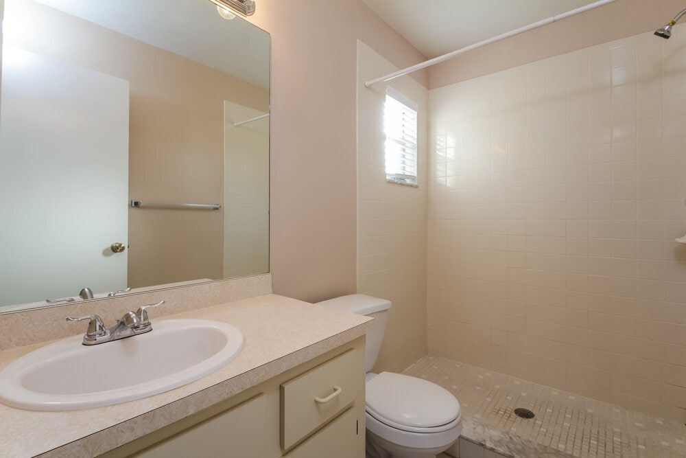 Building Photo - 12906 Longcrest Dr