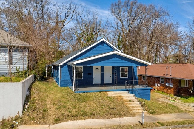Building Photo - Charming 2BR Duplex in Atlanta