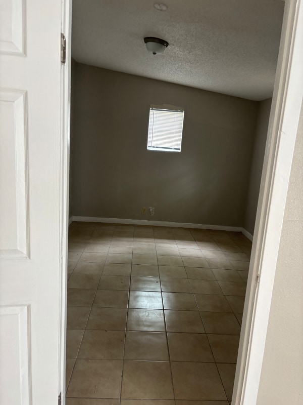 Building Photo - 230 Schmeltzer Ln