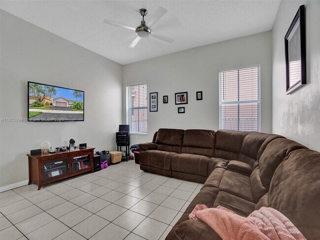 Building Photo - 938 Bluewood Terrace