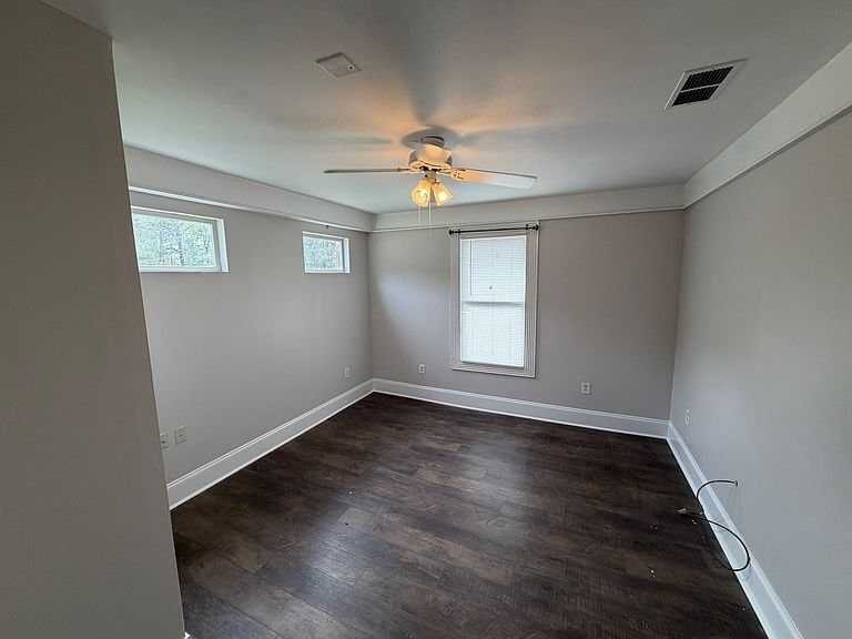 Building Photo - 350 Fennel Wy SW