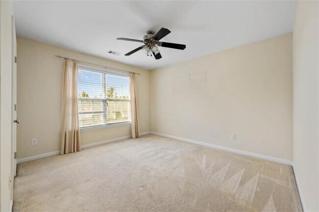 Building Photo - 773 Van Briggle Path NE
