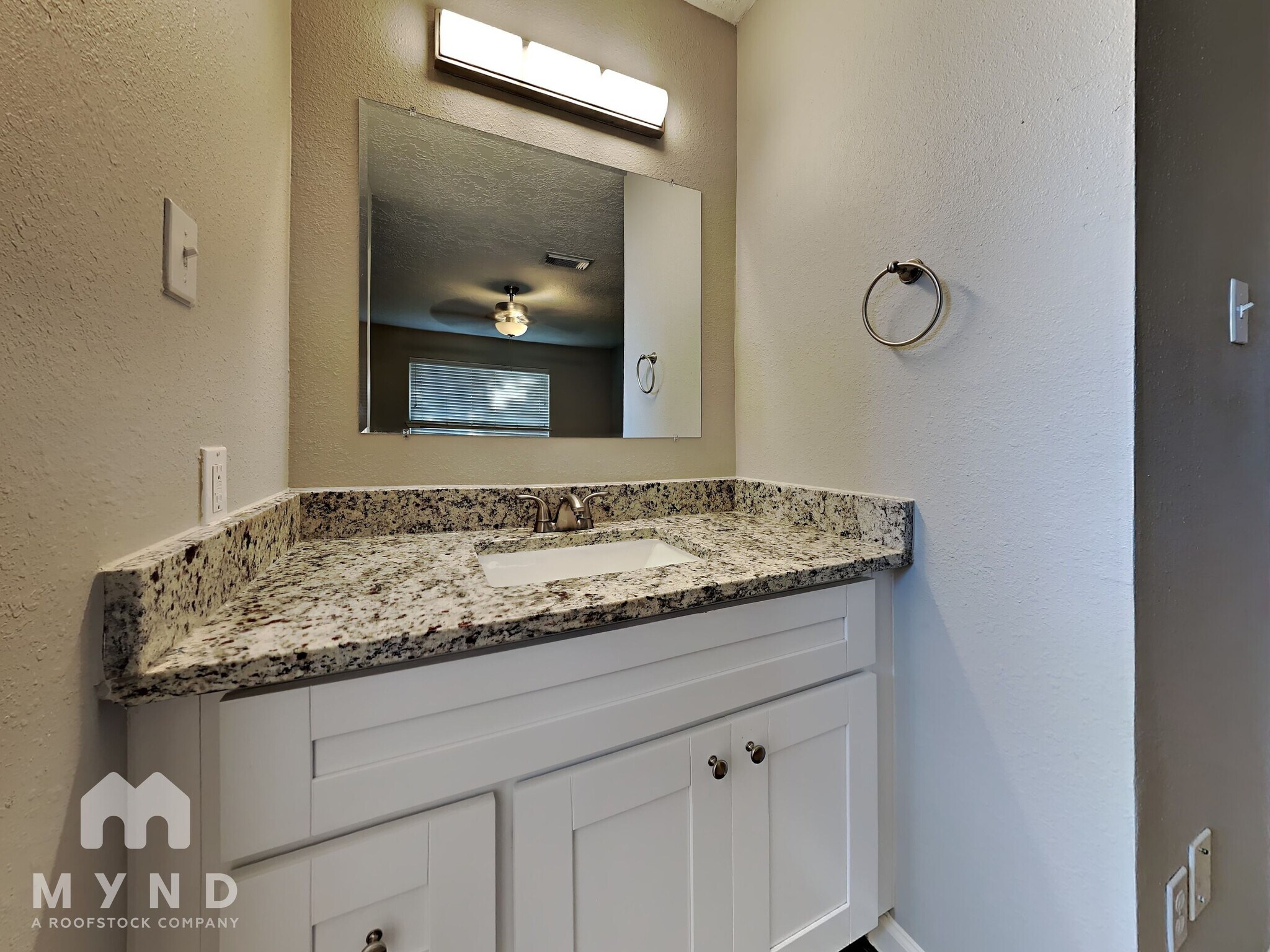 Building Photo - 11923 Medicine Bow Cir