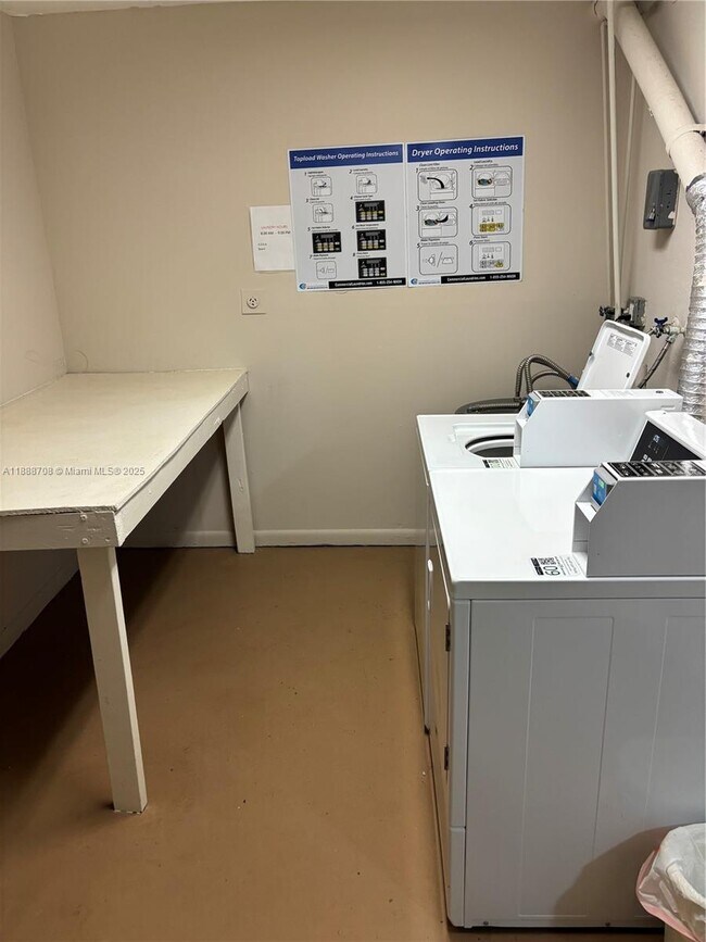 Building Photo - 111 Golden Isles Dr