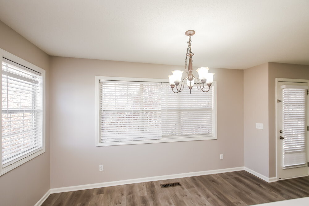 Building Photo - 1042 Whispering Woods Dr