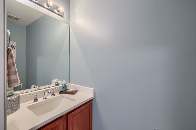 Building Photo - 5630 Cambridge Way