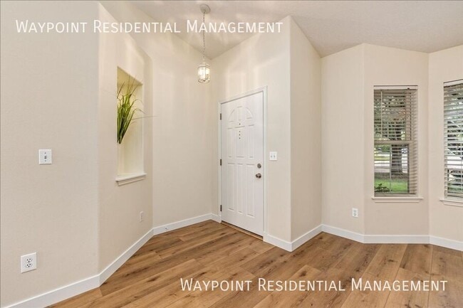 Building Photo - 1095 N Marsh Hawk Pl