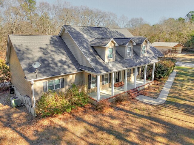 Building Photo - Large House on 3.5 Acres in Harlem