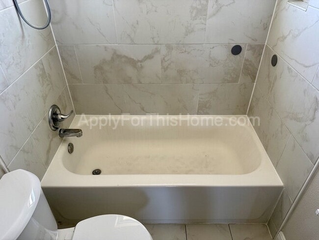 Building Photo - Single Family Home