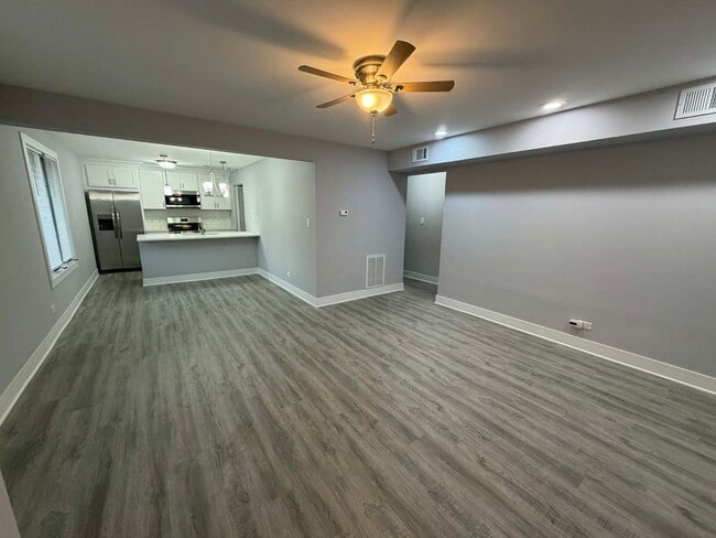 Building Photo - 10429 Austin Ave