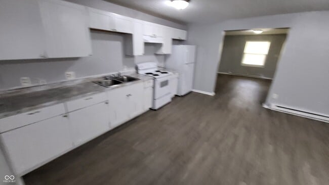 Building Photo - 86 N Holmes Ave