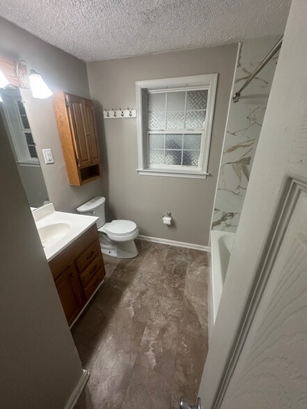 Building Photo - 507 Bruce Ave