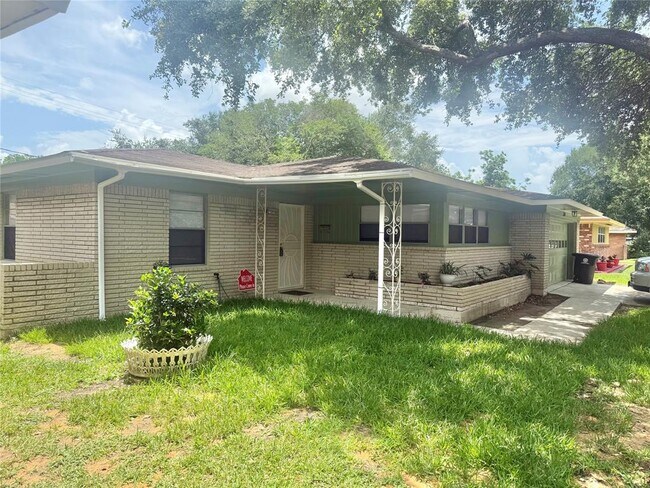Primary Photo - 7730 Cayton St