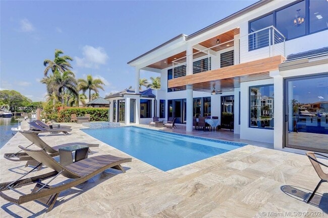Building Photo - 750 Marine Dr