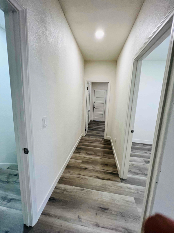 Building Photo - 860 W 47th St