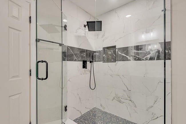 Building Photo - 1708 Brandon Square