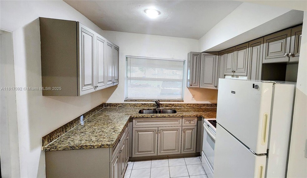 Primary Photo - 1802 N 22nd Ave