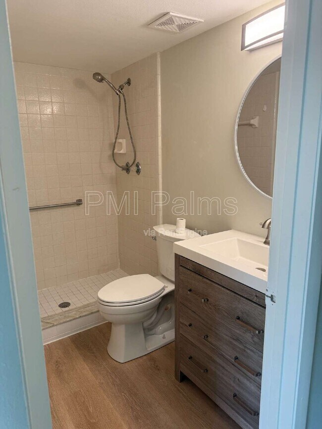 Building Photo - 1236 Pine Ridge Cir W