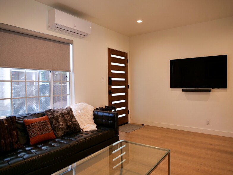 Building Photo - 3917 Tilden Ave