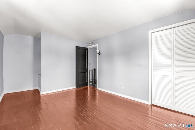 Building Photo - 591 Pearl Harbor St