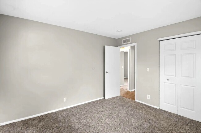 Building Photo - 3641 N Richardt Ave