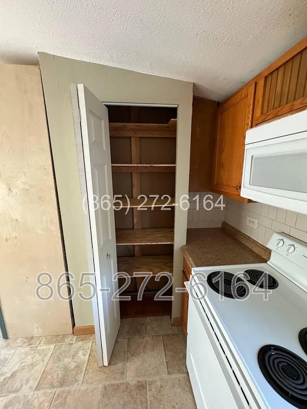 Building Photo - 8413 Oak Ridge Hwy