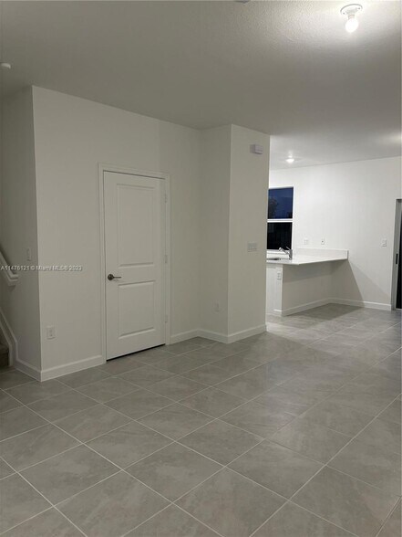 Building Photo - 16238 SW 290th Ter