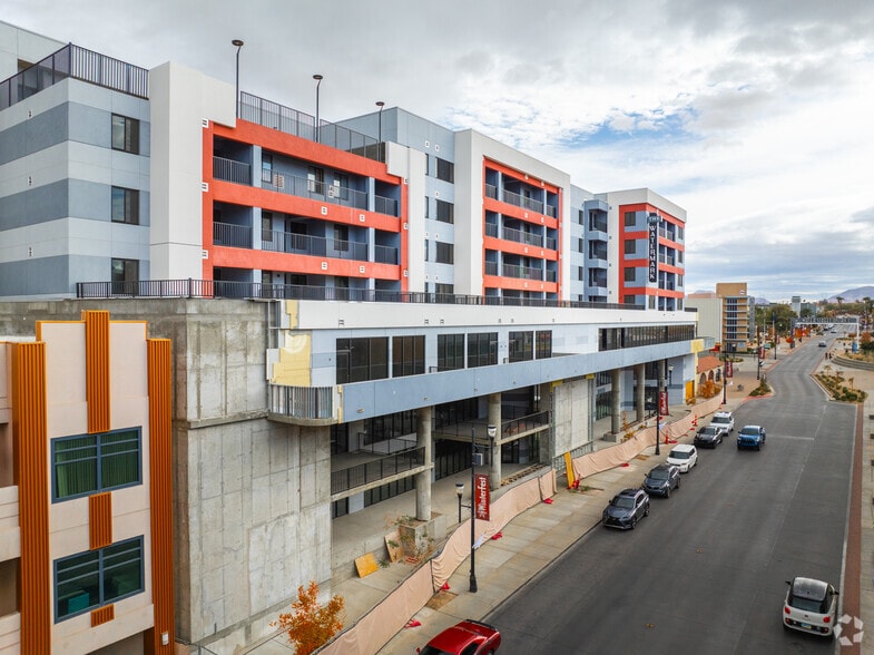 Primary Photo - Watermark Apartments