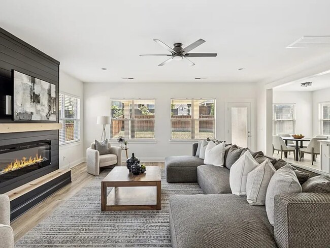 Building Photo - Fabulous 5BR Home in Thompsons Station
