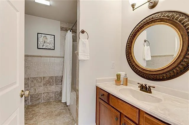 Master Bath - 2610A W Main St