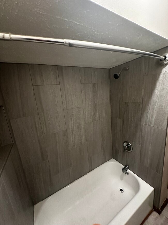 Building Photo - 1823 W 29th Pl