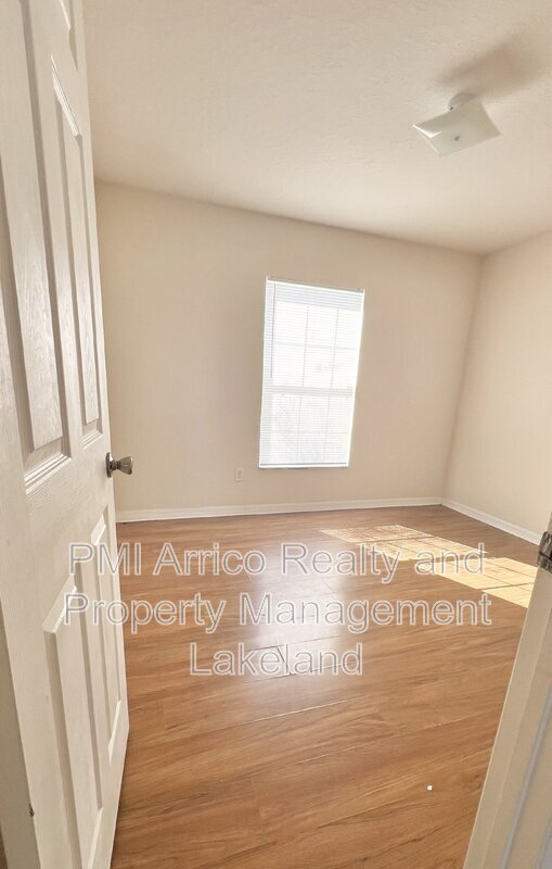 Building Photo - 472 Lake Eloise Pointe Blvd