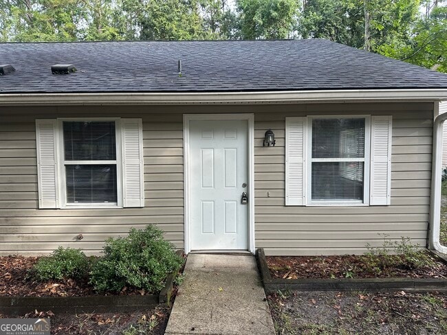 Primary Photo - 114 E Lakemont Dr