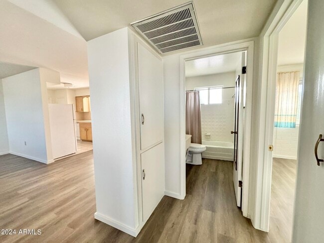 Building Photo - 10012 N 103rd Ave