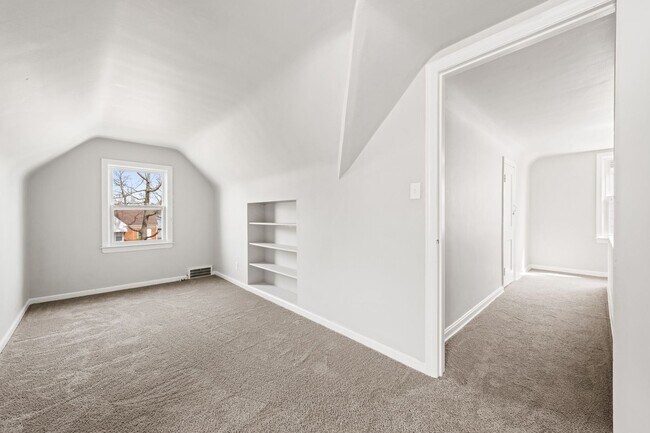 Building Photo - 26950 Mallard Ave