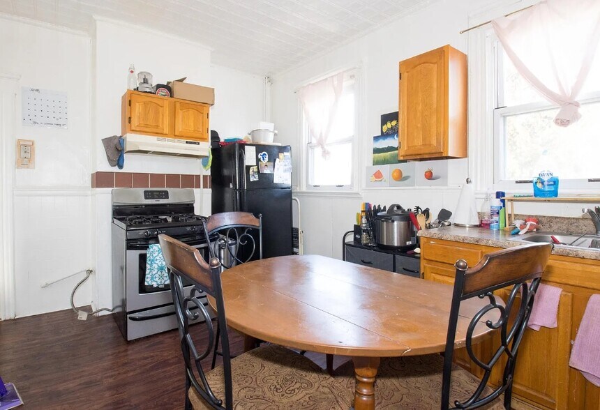 Building Photo - 222 Waverly Pl