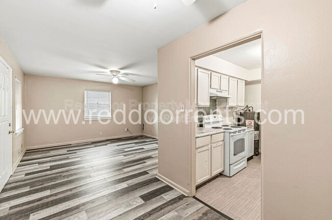 Building Photo - 3729 Kinnear Ave