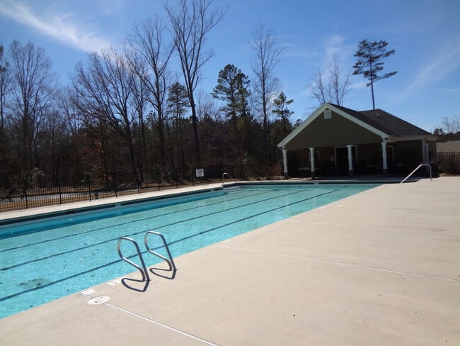 Building Photo - Welcome to this charming 3 bedroom, 2.5 ba...