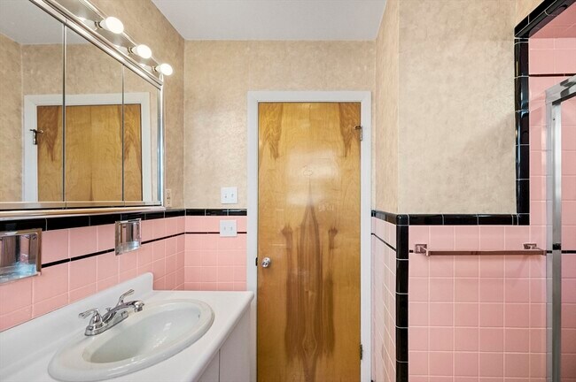 Building Photo - 79 Alvarado Ave