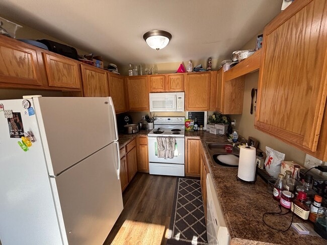 Building Photo - Your Dream Home Awaits – Gorgeous 4 Bed / 2.5 Bath with Spacious Backyard & Attached Garage