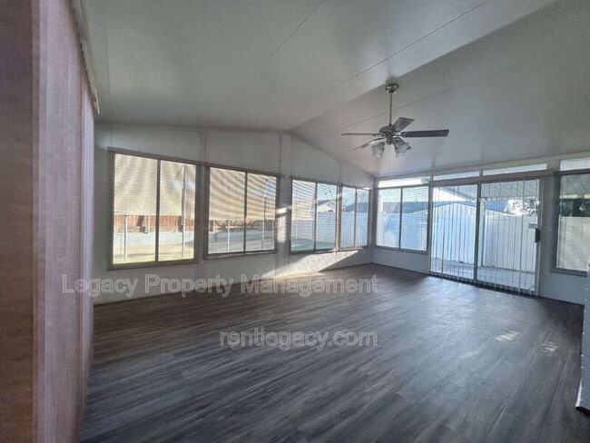 Building Photo - 5200 Fernwood Way