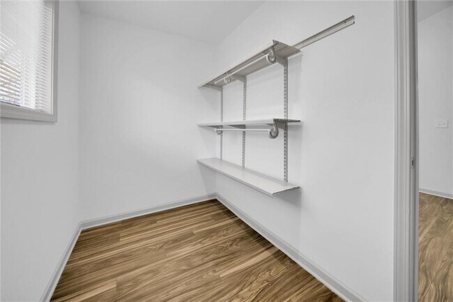 Building Photo - 3119 Piper Dr