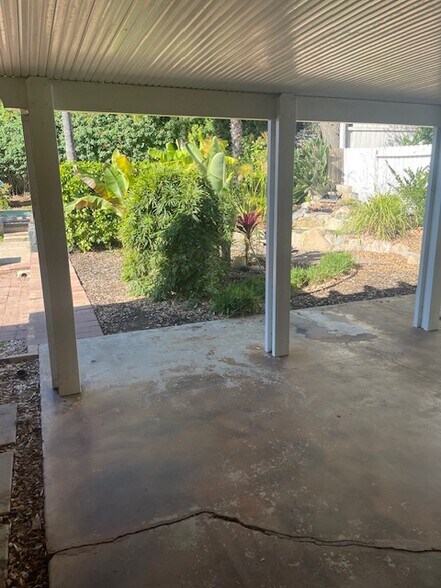 Building Photo - 2555 Gum Tree Ln