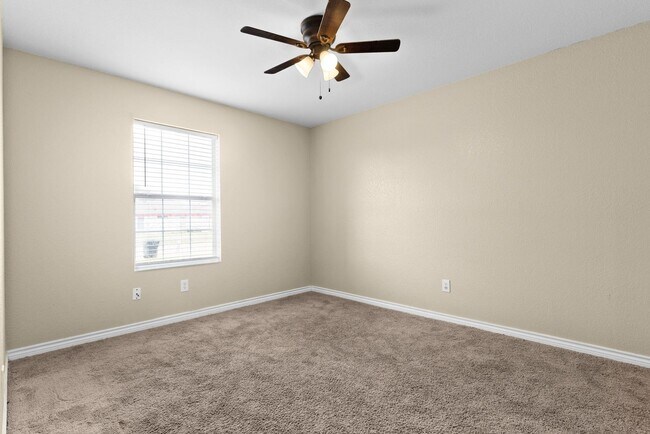 Building Photo - 4604 Greyhound Dr