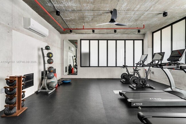 Building Photo - 1030 15th St