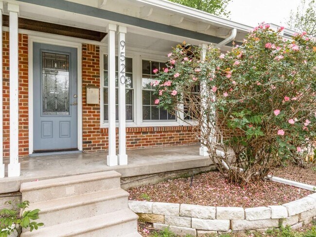 Building Photo - 9520 Ash Creek Dr