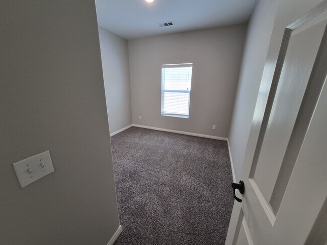 Building Photo - 31810 Ives Ct