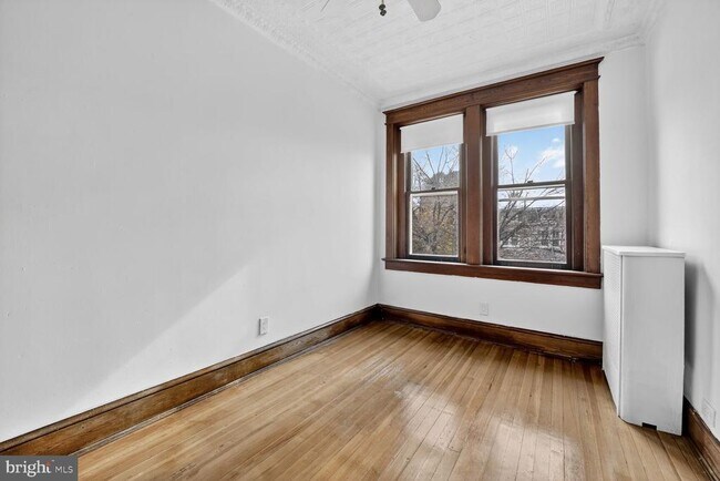 Building Photo - 517 Quincy St NW