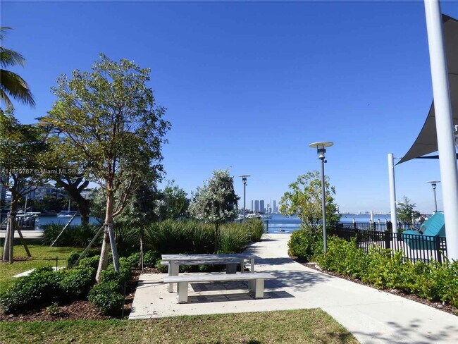 Building Photo - Sunset Harbour Drive, Miami Beach, FL 33139 - 2 BR 2 BA condo