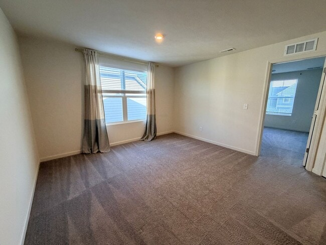 Building Photo - 15545 Westmoor Ave